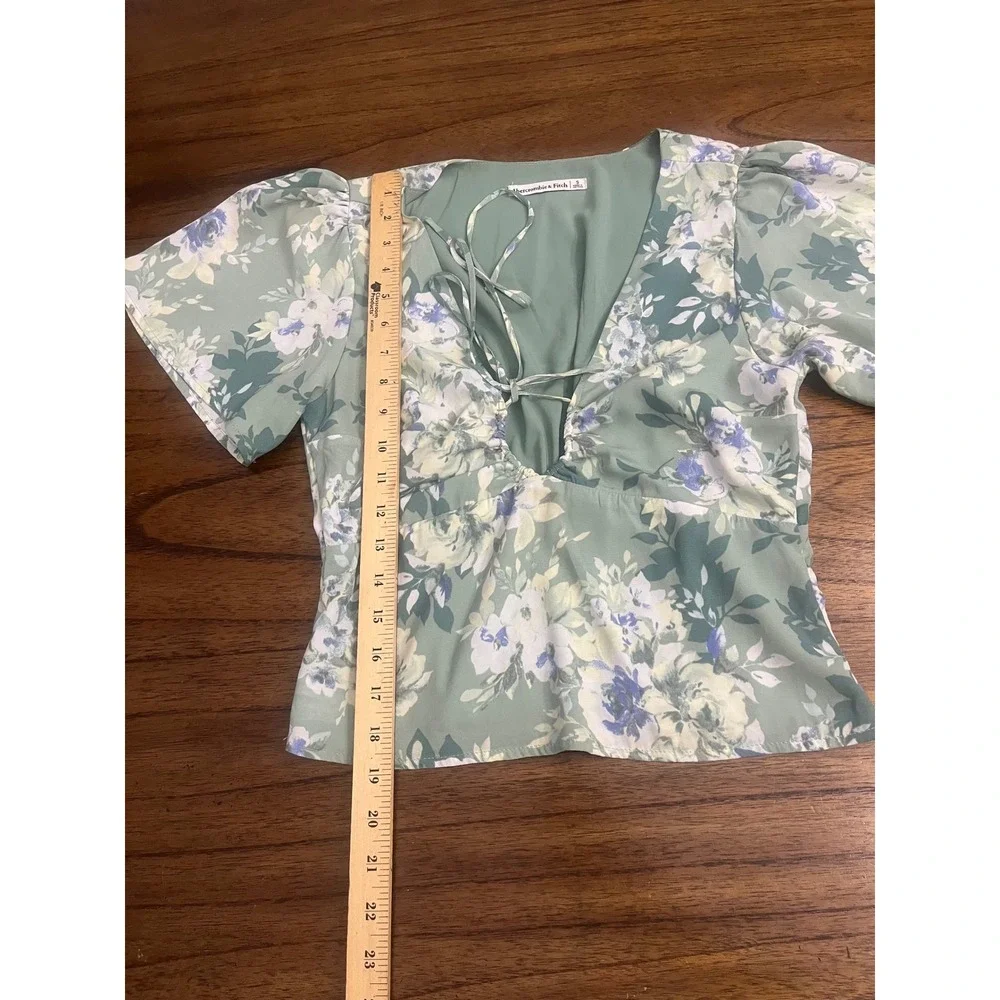 Abercrombie & Fitch Floral Tie Front Puff Sleeve Top Sage Green Small